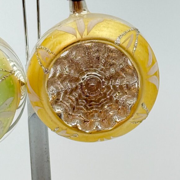 2 VTG MERCURY MICA GLASS INDENT PAINTED CHRISTMAS ORNAMENTS Austria  GOLD GREEN - Picture 3 of 16